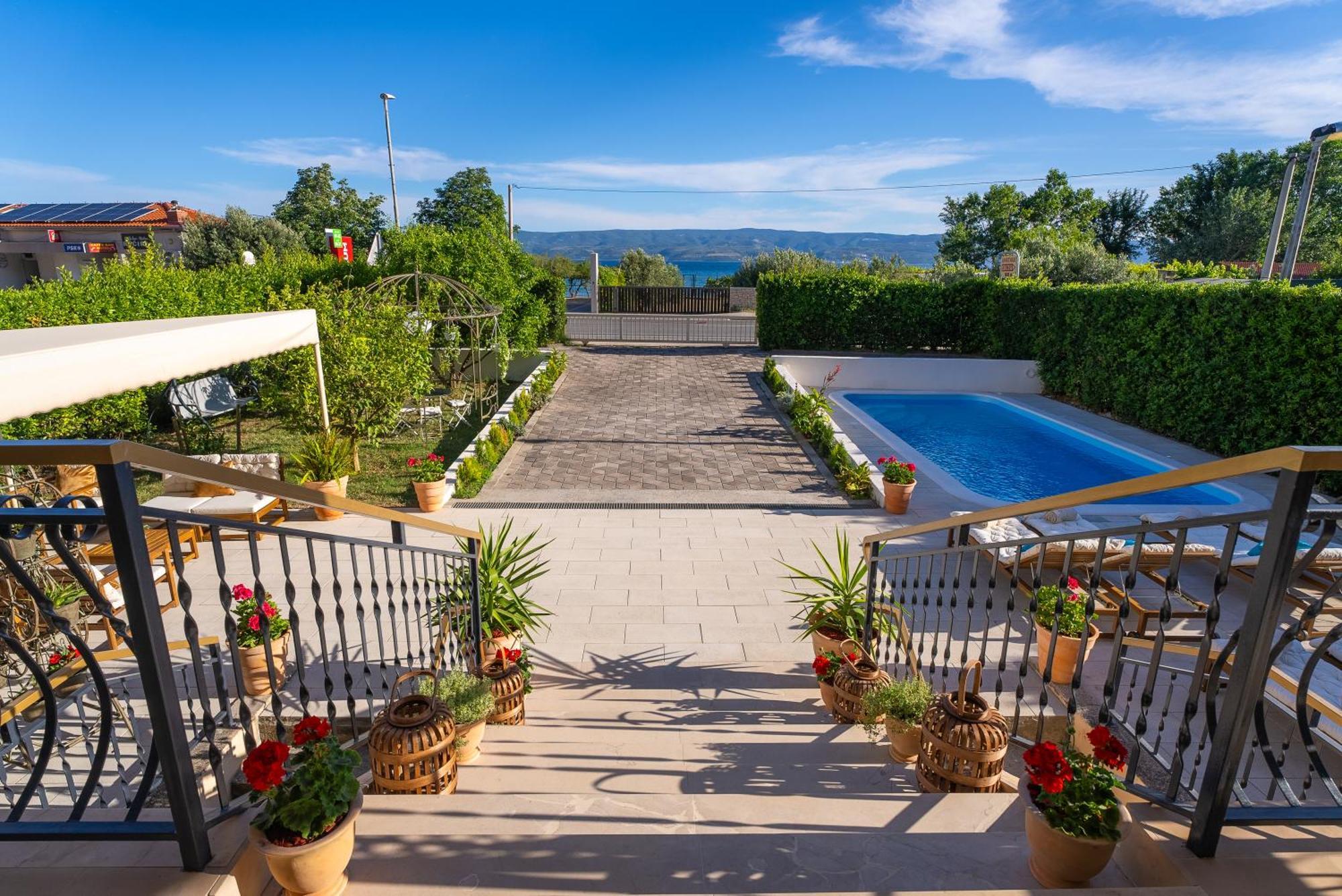 Storge Boutique Bed & Breakfast Omiš Esterno foto