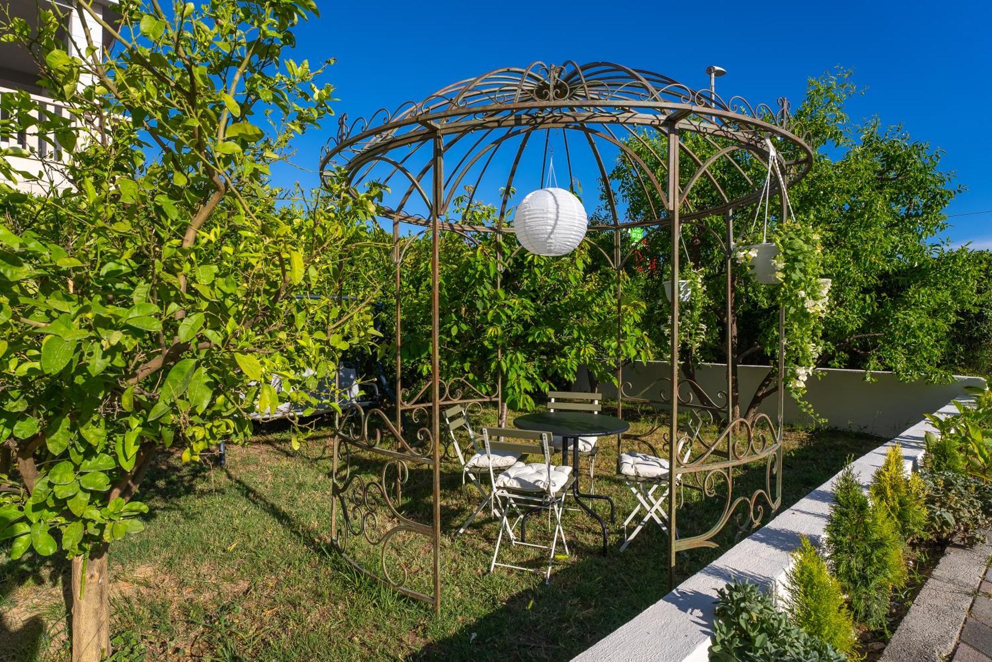 Storge Boutique Bed & Breakfast Omiš Esterno foto